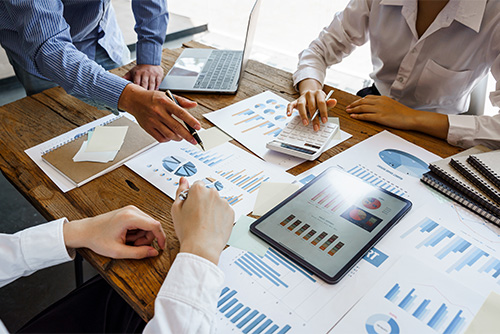 Consulting & Analytics